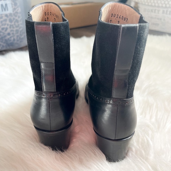 Salvatore Ferragamo Leather Pull On Chelsea Ankle Boots - Picture 2 of 11